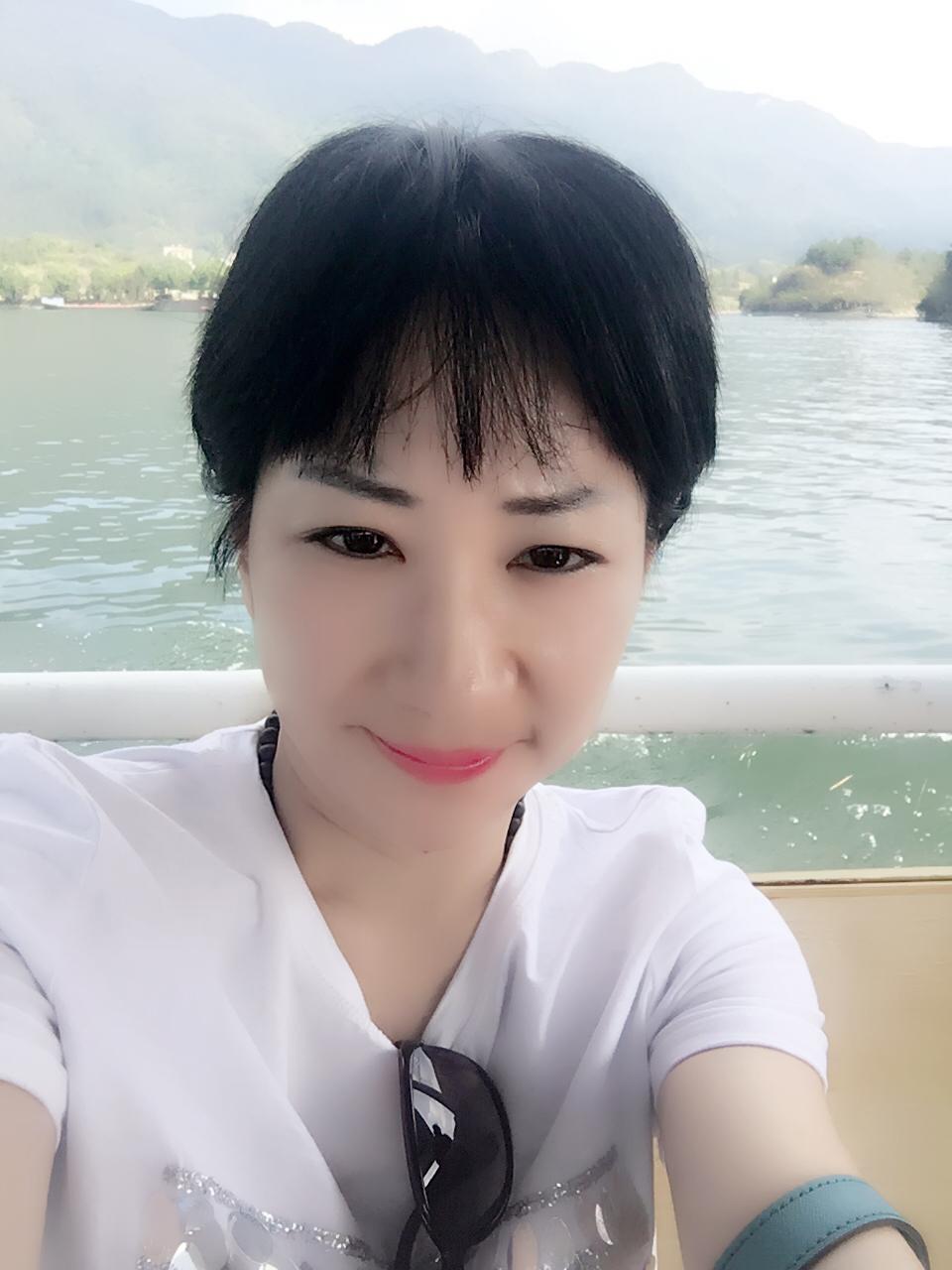 44岁离异女征婚照片(id:40446603)_湖北武汉征婚交友_珍爱网