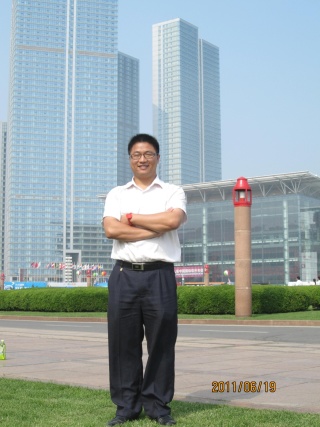 陈华伟的资料