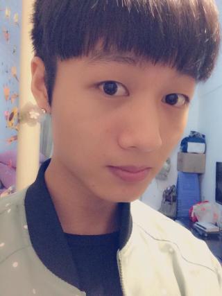 小男孩儿照片