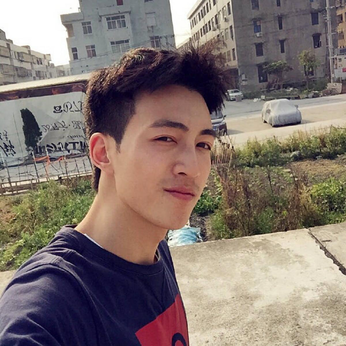 24岁未婚男征婚照片(id:100782729)_山东威海征婚交友