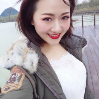 李璐照片