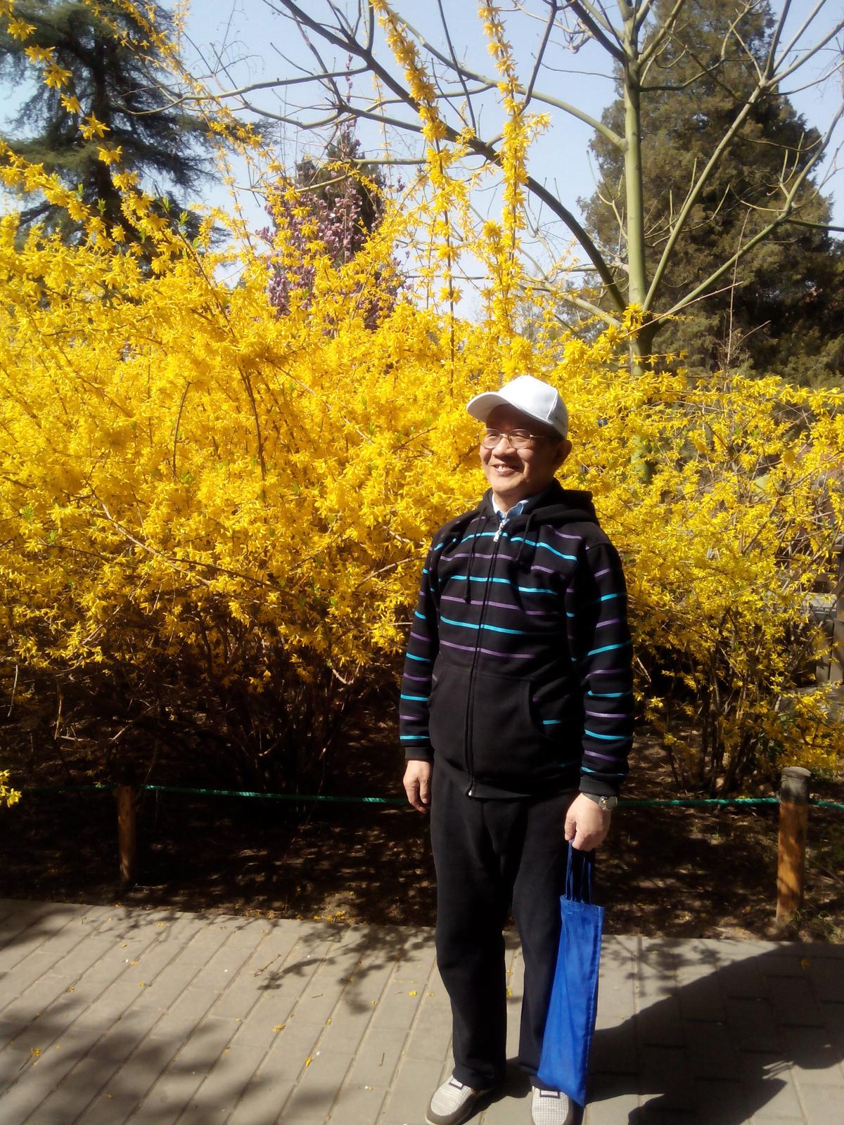 70岁离异男征婚照片(id:74374857)_北京征婚交友_珍爱网