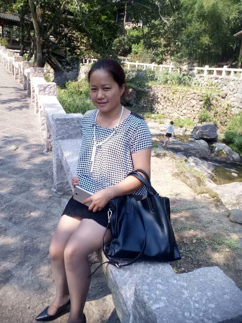 42岁离异女征婚照片(id:92704497)