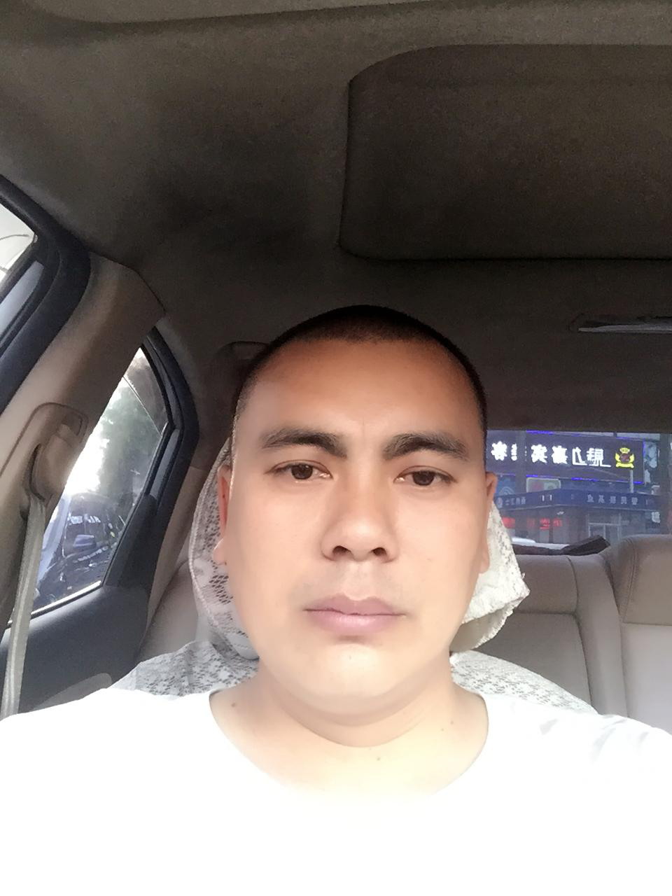 39岁离异男征婚照片(id:93385119)_广东深圳征婚交友_珍爱网