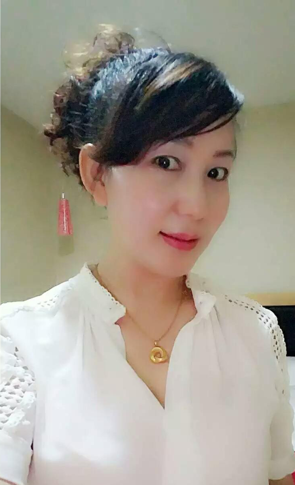 46岁离异女征婚照片(id:99965355)