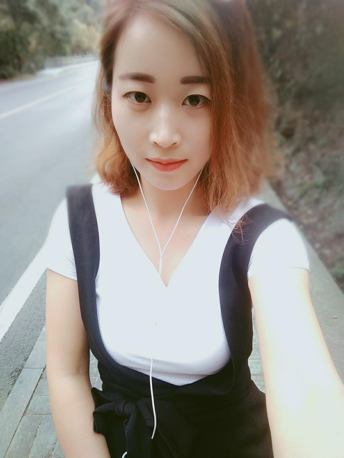 25岁未婚女征婚照片(id:103618815)_浙江杭州征婚交友_珍爱网