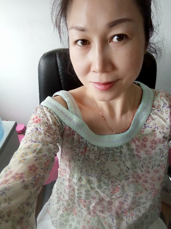 43岁离异女征婚照片(id:1144679133)_河南洛阳征婚交友_珍爱网