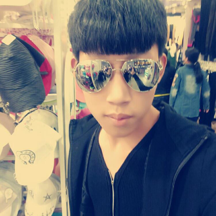 懵懵懂懂的小男人照片